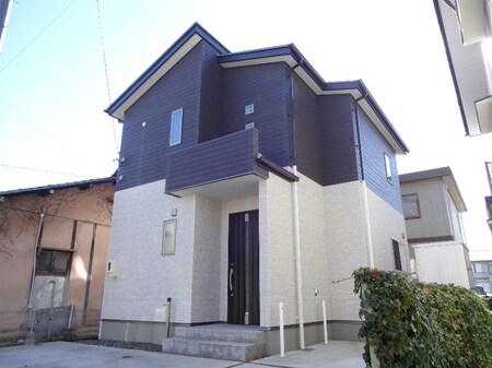 敦森住宅外観写真