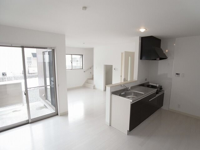 物件内観写真3　(同じメーカーの類似物件です。)