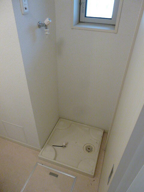 物件内観写真15　(洗濯機置場101号室です)