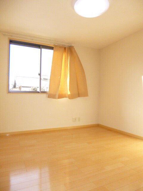 物件内観写真16　(102号室のお部屋です)