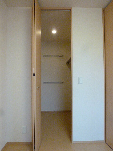 物件内観写真22　(写真は102です)