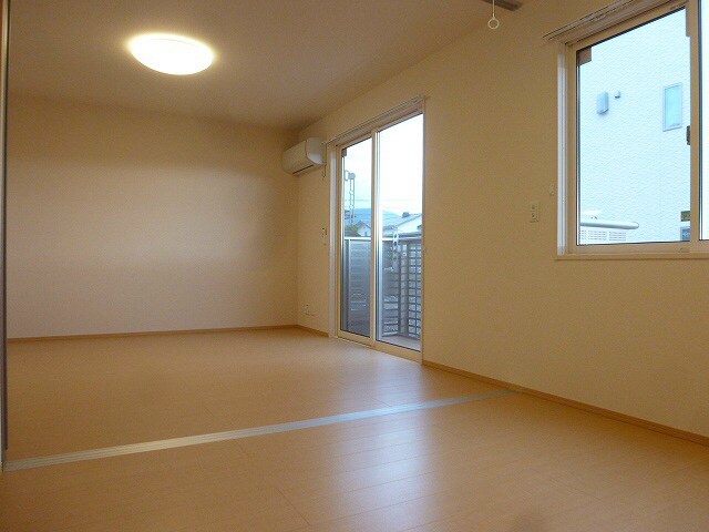 物件内観写真25　(写真は102です)