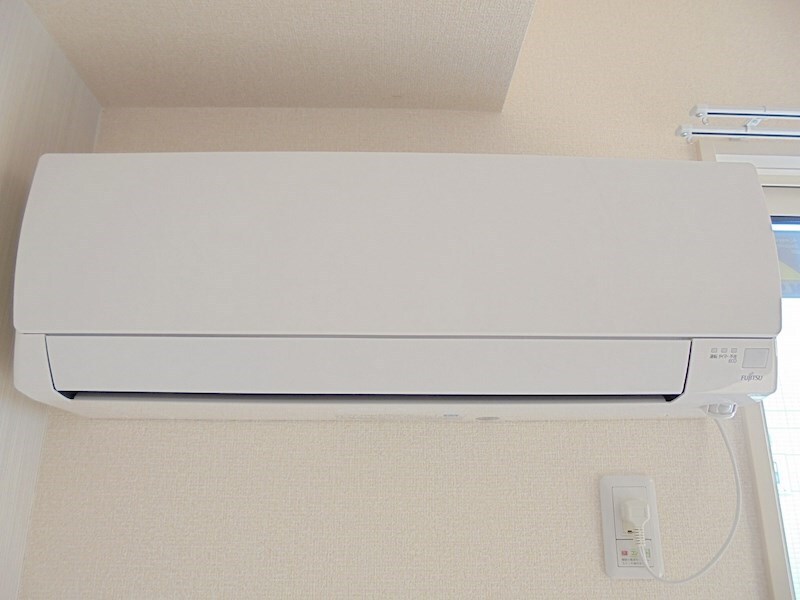 物件内観写真11　(エアコン　　　※写真は別号室（反転）です。ご参考下さい。)