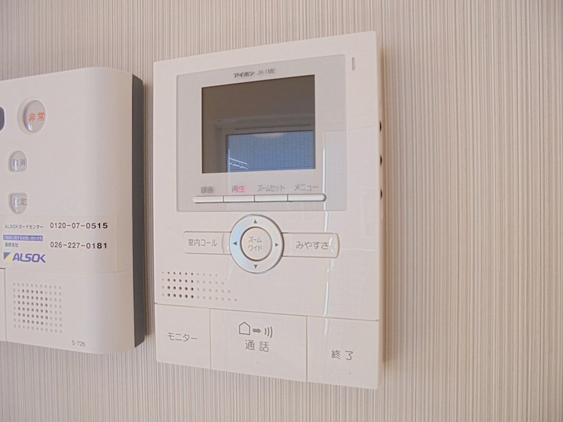 物件内観写真28　(ＴＶモニターホン　　　※写真は別号室（反転）です。ご参考下さ)