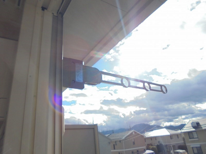 物件内観写真31　(物干し金具　　　※写真は別号室（反転）です。ご参考下さい。)