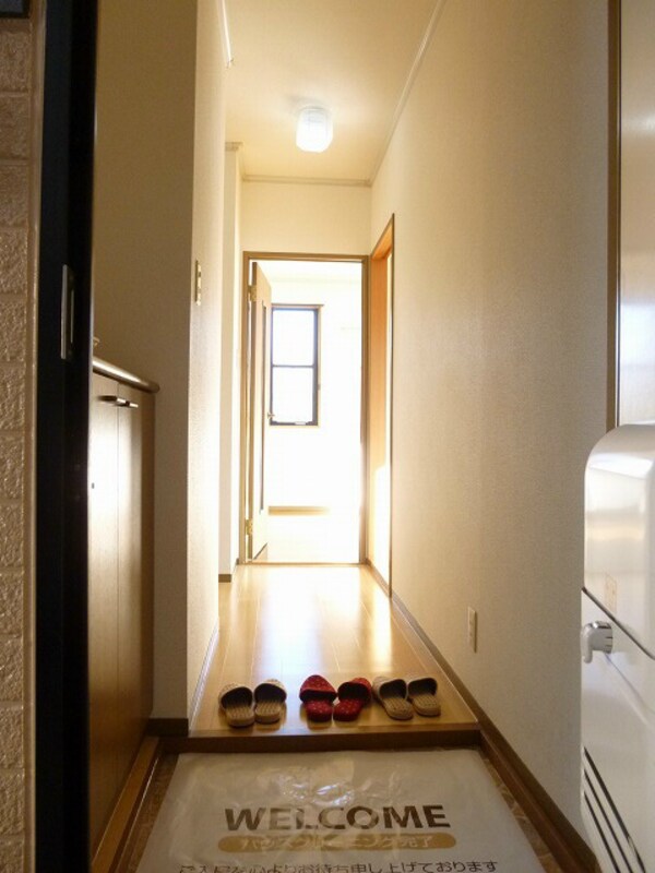 玄関(101号室のお部屋です)