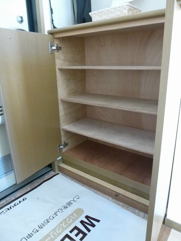 玄関(101号室のお部屋です)