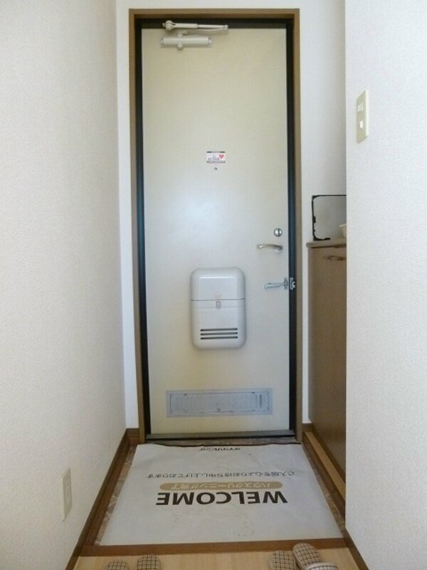 玄関(101号室のお部屋です)