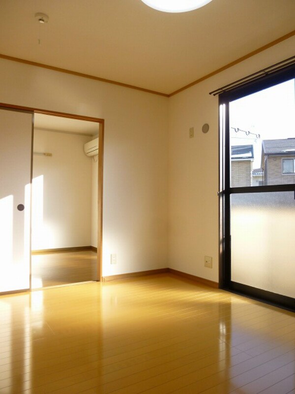 ベッドルーム(101号室のお部屋です)