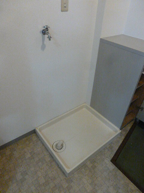 物件内観写真10　(写真は105号室です。)