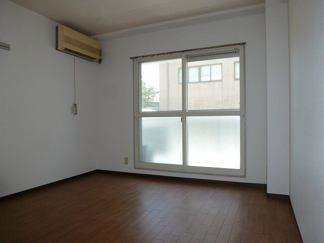 物件内観写真17　(写真は105号室です。)