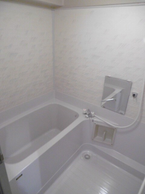 物件内観写真5　(写真は別号室です。（参考）)