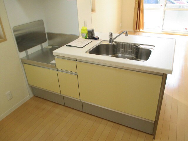 物件内観写真7　(淡いイエロー♪)