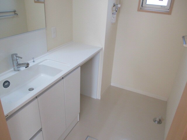 物件内観写真18　(洗練された洗面！)