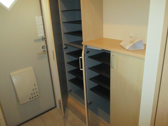 物件内観写真26　(たくさん収納できる下駄箱)