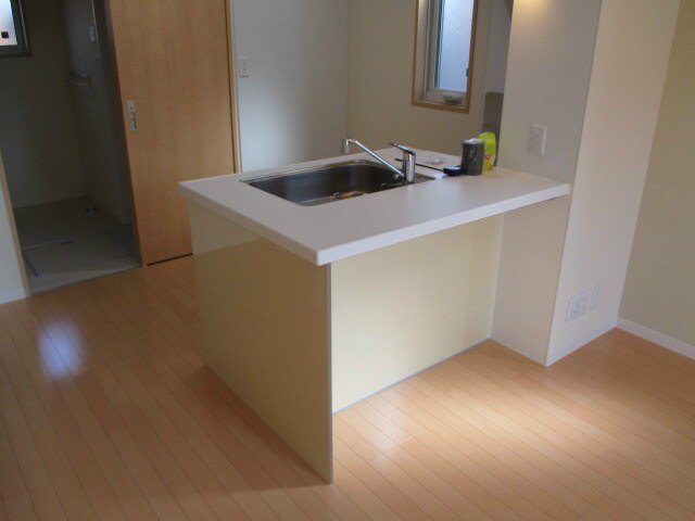 物件内観写真28　(開放的なキッチン！)