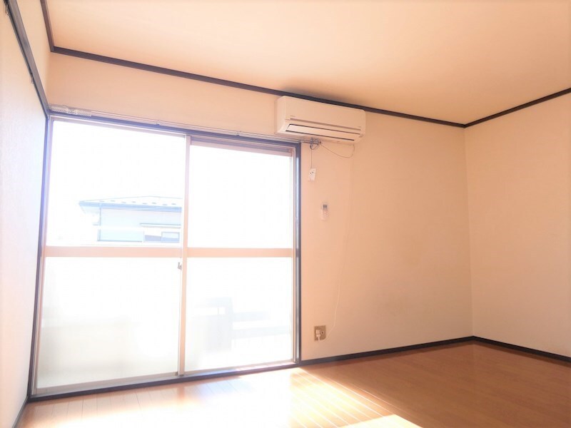 物件内観写真5　(写真は202号室です。（参考）)