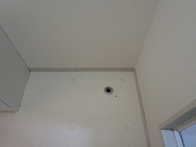 物件内観写真14　(洗濯機設置スペース)