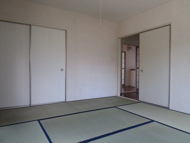 物件内観写真16　(和室8帖)