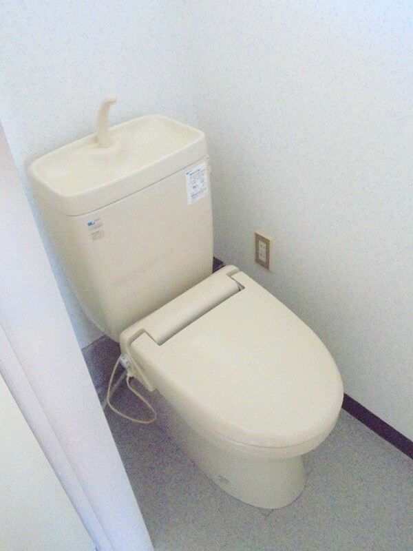 トイレ(※302号室の写真です。)
