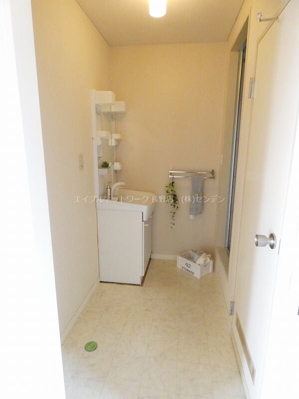 洗面所(写真は202号室、画像はモデルルームです。（参考）)