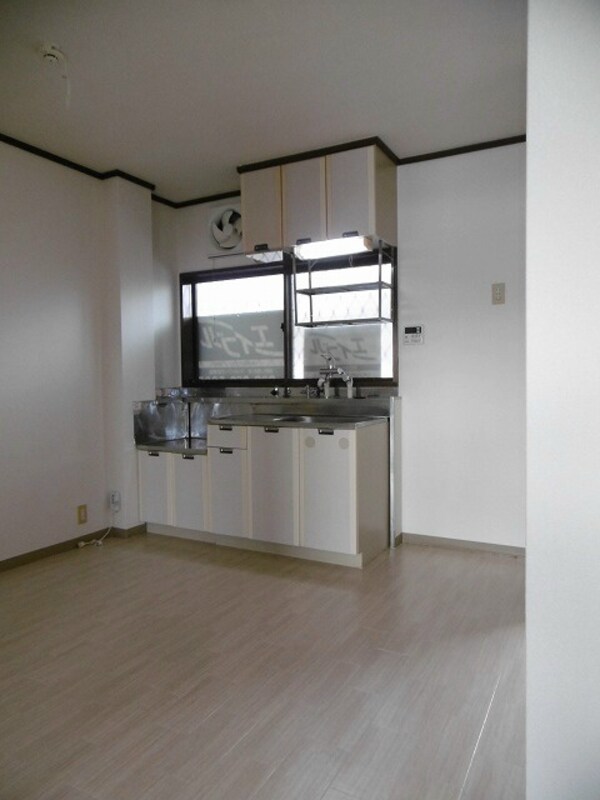 キッチン(ＤＫ2階のお部屋です)