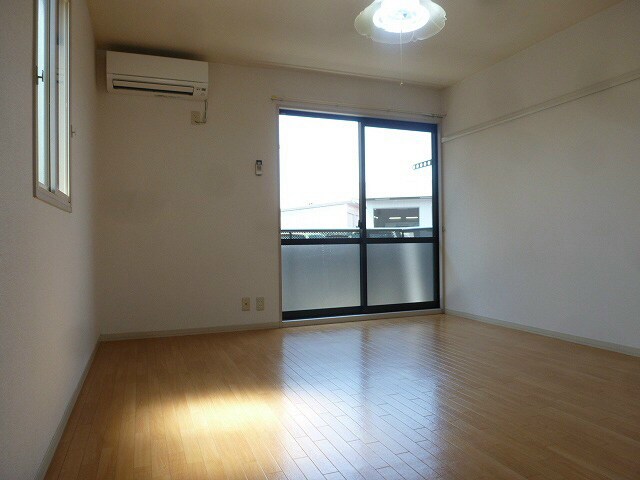 物件内観写真6　(写真は101号室です)