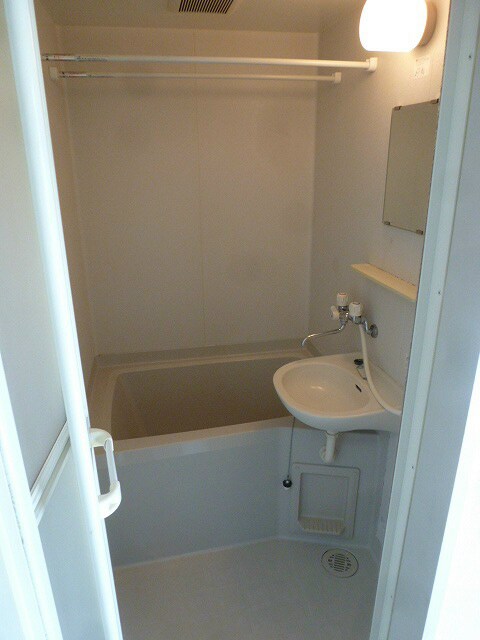 物件内観写真7　(写真は101号室です)