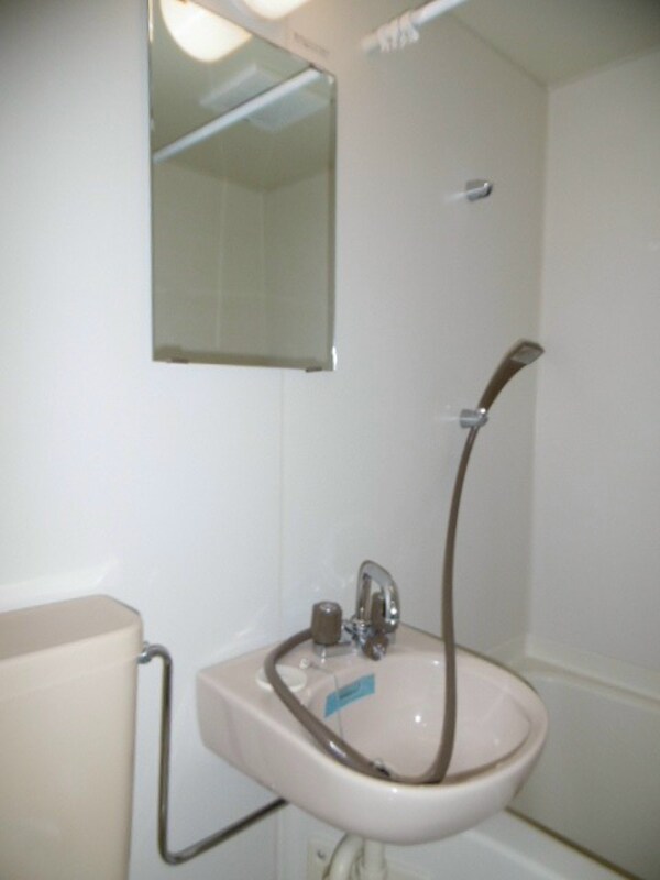 洗面所(3点ユニット　風呂場内)