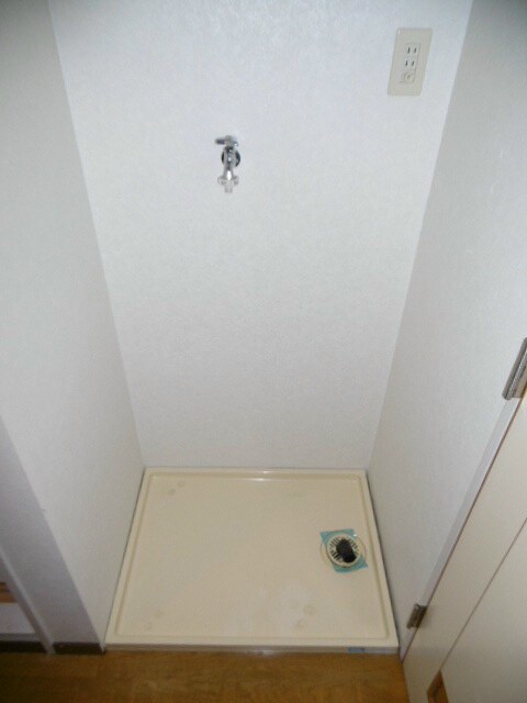 物件内観写真12　(洗濯機置き場)