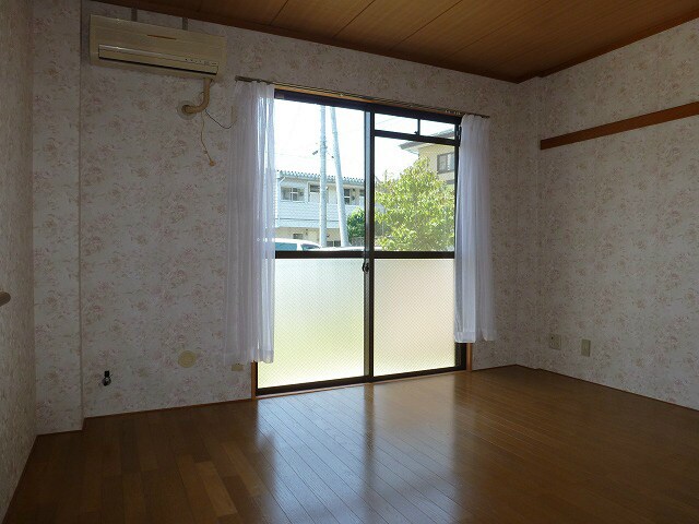 物件内観写真6　(写真は102号室です)