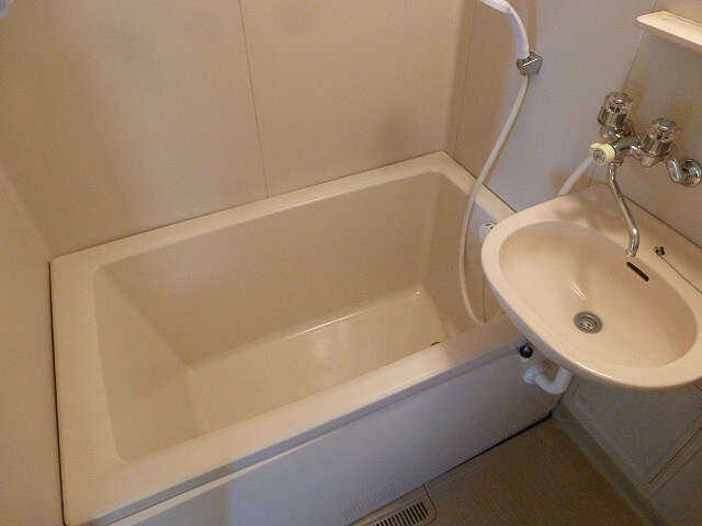 物件内観写真11　(写真は102号室です)