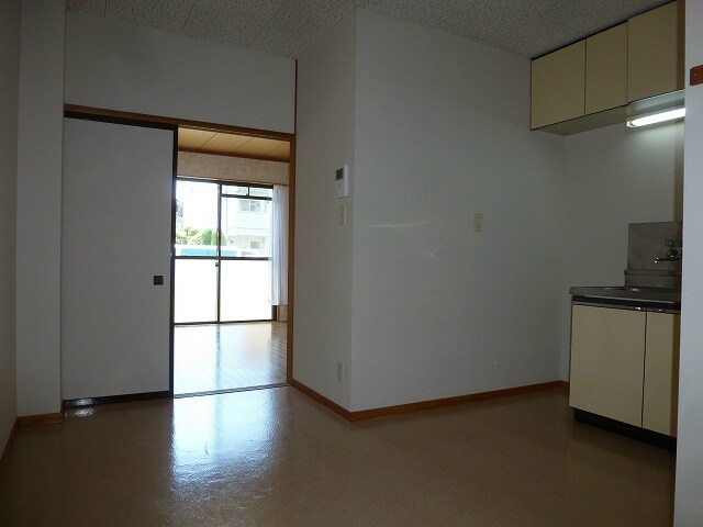 物件内観写真25　(写真は102号室です)