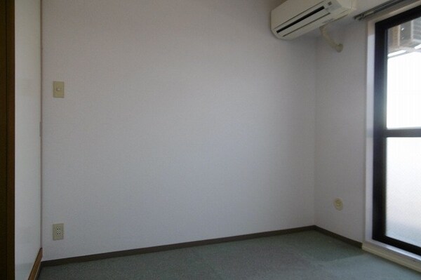 ベッドルーム(※写真は別部屋のものです。（参考）)
