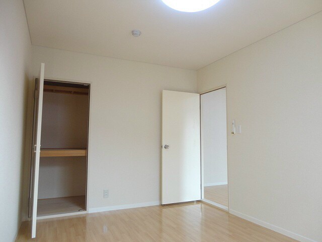 物件内観写真16　(※写真は別号室です（反転）)