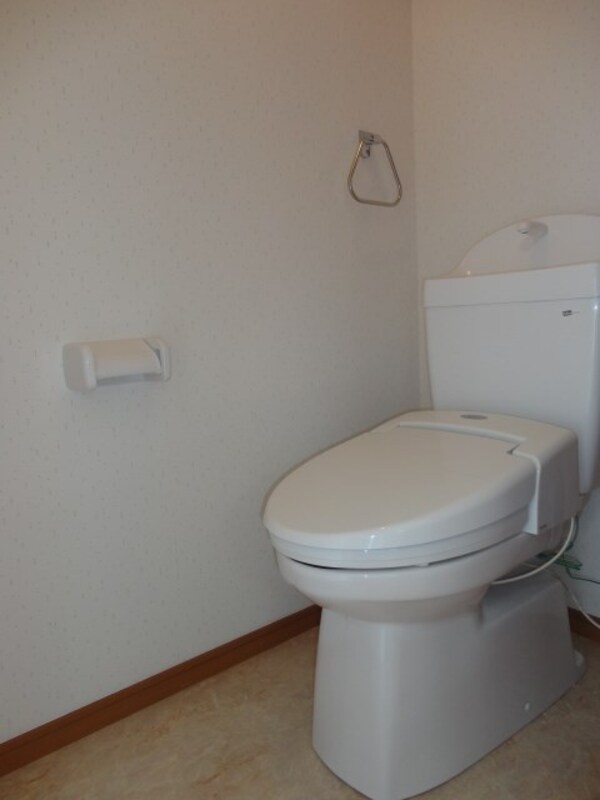 トイレ(写真は102号室です)