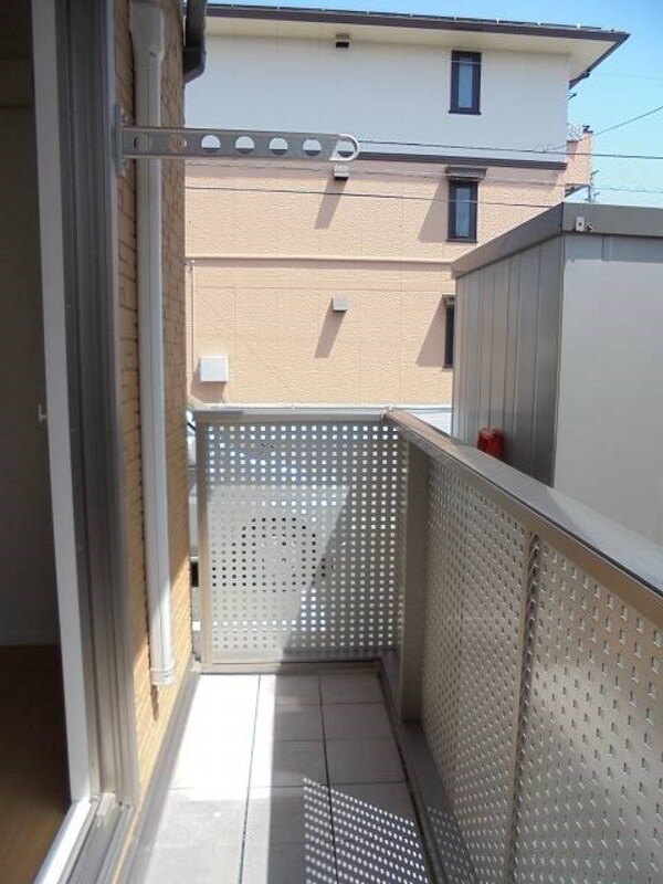ベランダ(写真は101号室です（参考）)
