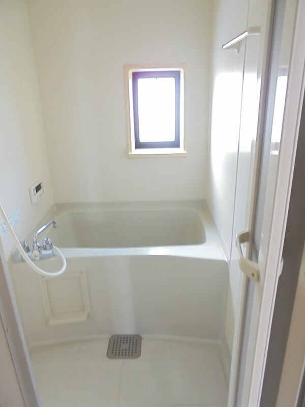 風呂画像(写真は202号室です。（参考）)
