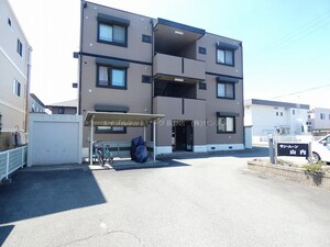 サン・ムーン山内外観写真