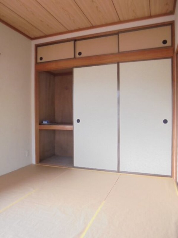 リビング(写真は103号室です（参考）)