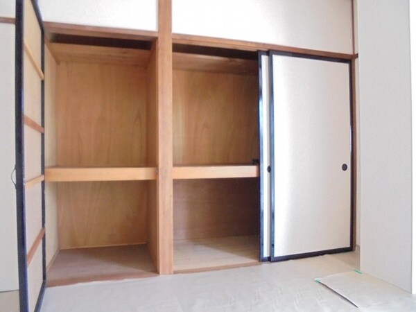 収納(写真は102号室です（参考）)