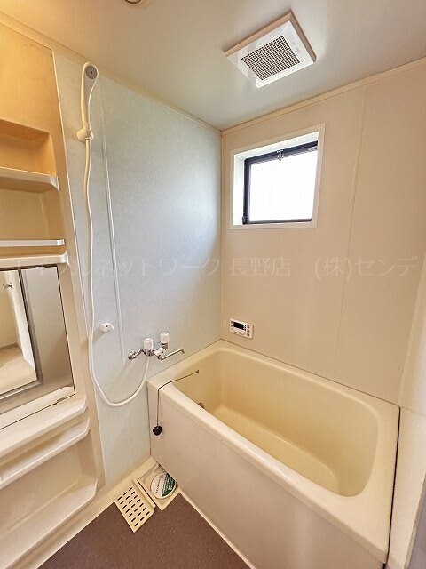 風呂画像(写真は101号室です（参考）)