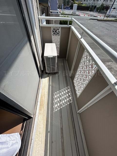 ベランダ(写真は101号室です（参考）)