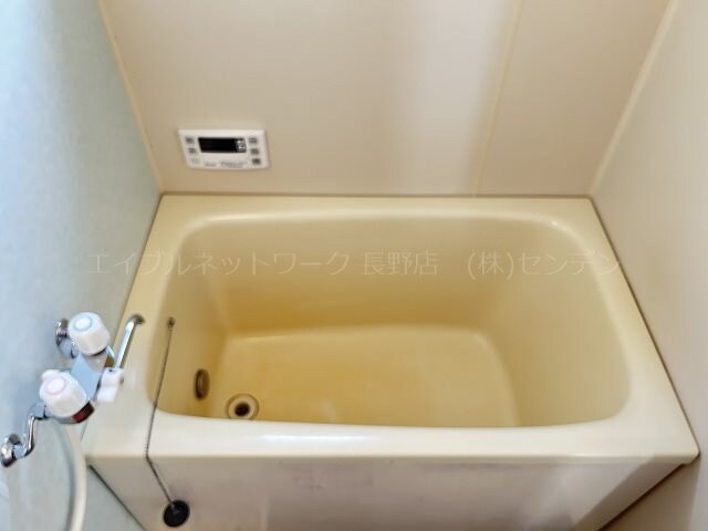 風呂画像(写真は101号室です（参考）)