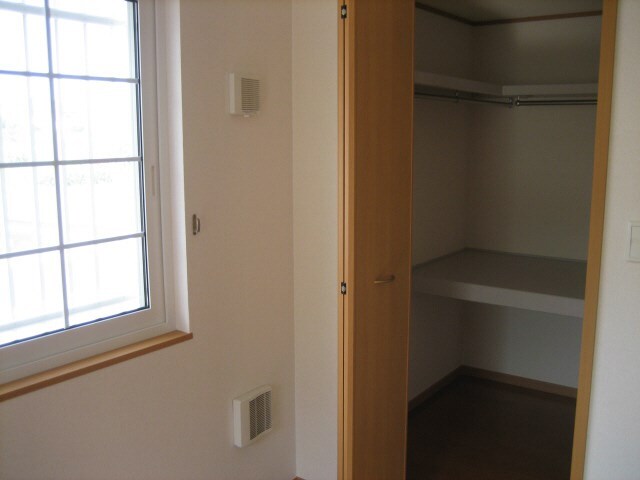 物件内観写真13　(写真は別号室です。)