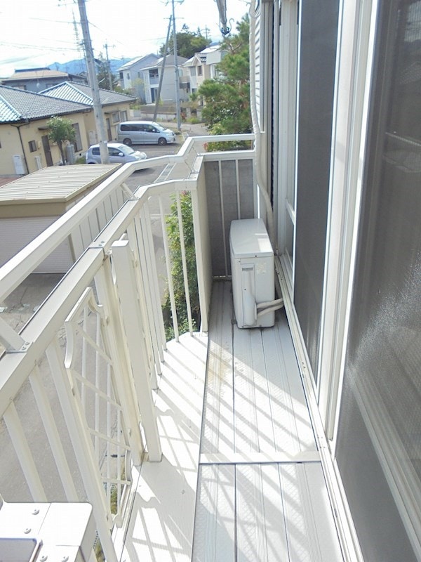 ベランダ(写真は202号室です。（参考）)