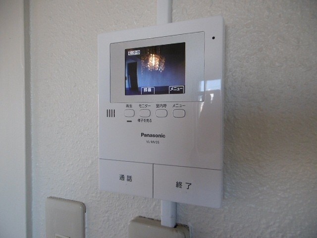 物件内観写真9　(TVモニターホン　　訪問者が見れて安心です♪)