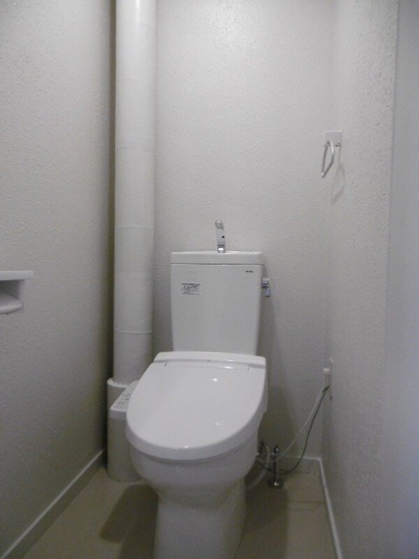 トイレ(ウォシュレット付き)