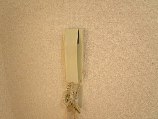 セキュリティ(写真は205号室です（参考）)