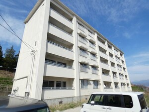 ヒルトップ長野5号棟外観写真